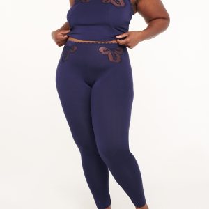 A PEEK BEHIND THE LACE LEGGINGS