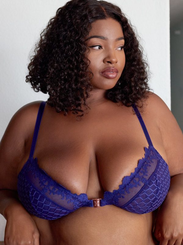 BAROQUE-BONDAGE-FRONT-CLOSURE-BRALETTE-BB2148802-1668-4-1200x1600-1.jpg