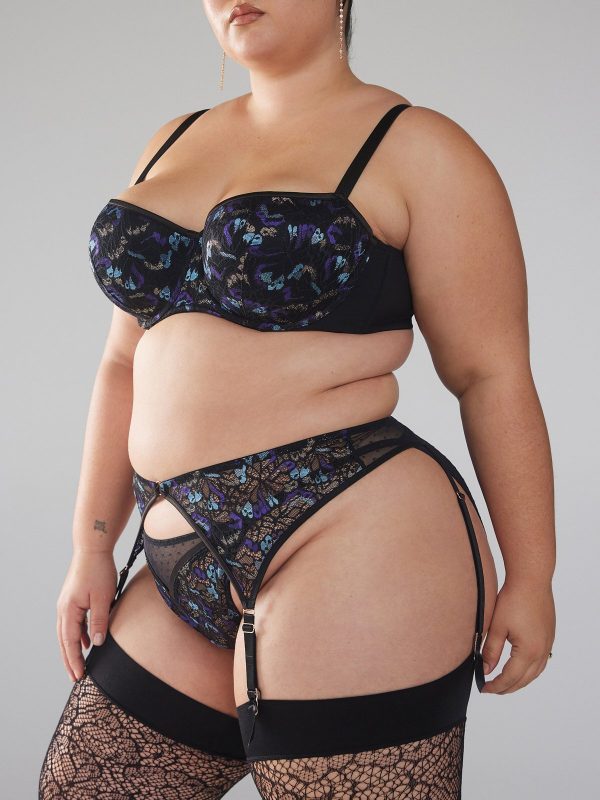 BUTTERFLY-WINGS-LACE-AND-MESH-GARTER-BELT-LI2252348-10780-4-1200x1600-1.jpg
