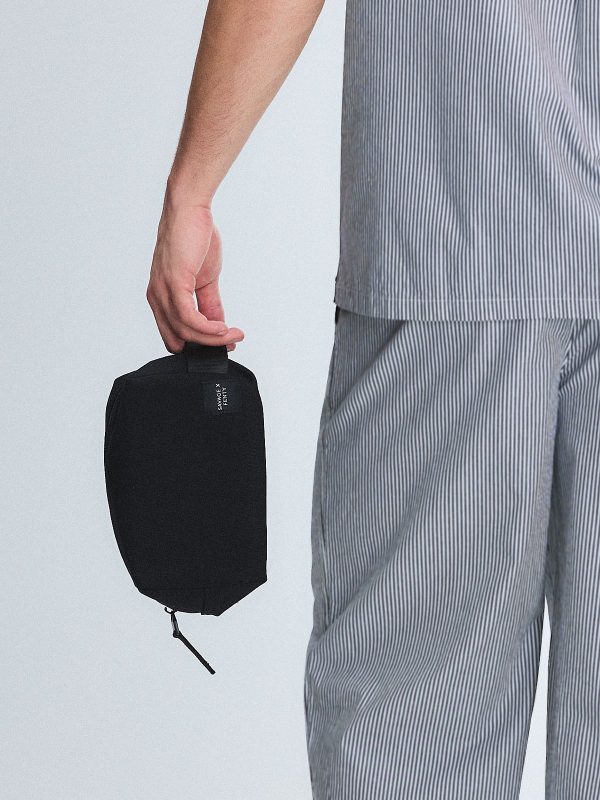 CANVAS-TOILETRY-BAG-AC2500535-1533-3-1200x1600-1.jpg