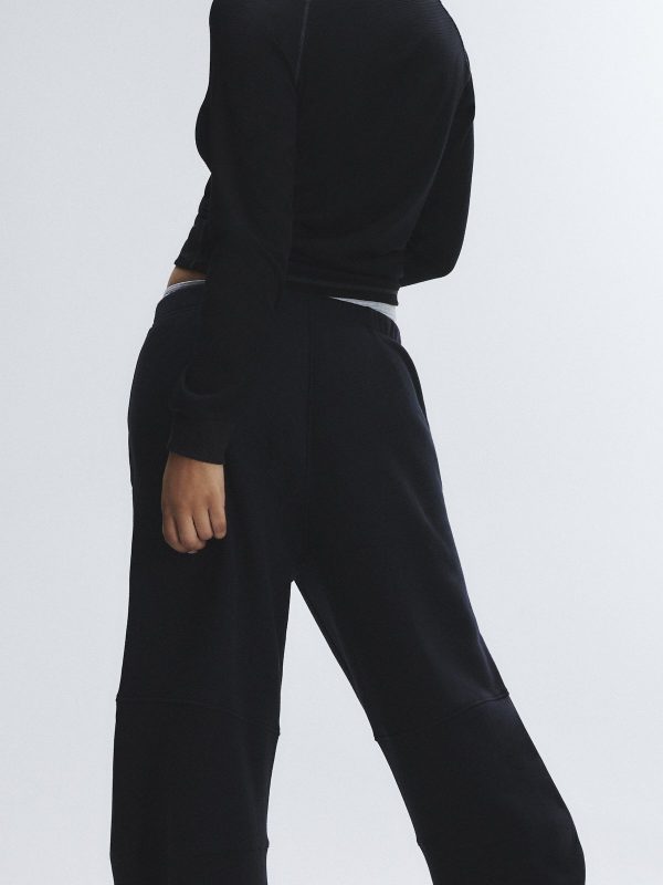 CARGO-FLEECE-BARREL-LEG-SWEATPANT-PS2458980-1533-2-1200x1600-1.jpg