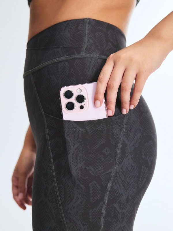 COOL-CURVES-HIGH-WAIST-CROSSOVER-LEGGING-XB2500521-13357-4-1200x1600-1.jpg
