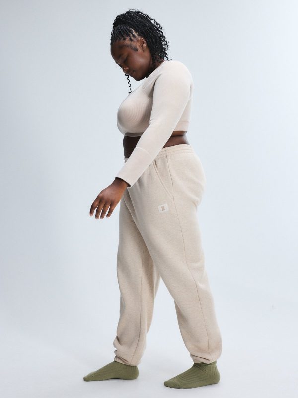 ESSENTIAL-FLEECE-CLASSIC-SWEATPANT-PS2458982-11393-3-1200x1600-1.jpg