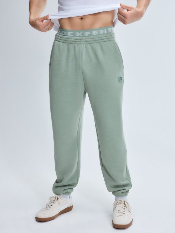 ESSENTIAL-FLEECE-CLASSIC-SWEATPANT-PS2458982-11395-1-1200x1600-1.jpg