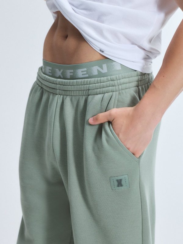 ESSENTIAL-FLEECE-CLASSIC-SWEATPANT-PS2458982-11395-4-1200x1600-1.jpg