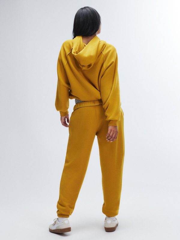 ESSENTIAL-FLEECE-CLASSIC-SWEATPANT-PS2458982-11405-2-1200x1600-1.jpg