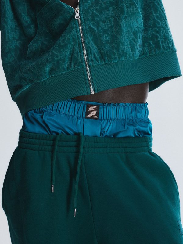 ESSENTIAL-FLEECE-CLASSIC-SWEATPANT-PS2458982-6909-4-1200x1600-1.jpg
