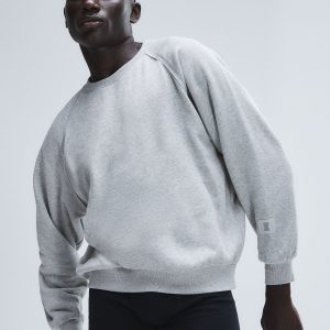 ESSENTIAL FLEECE SWEATSHIRT