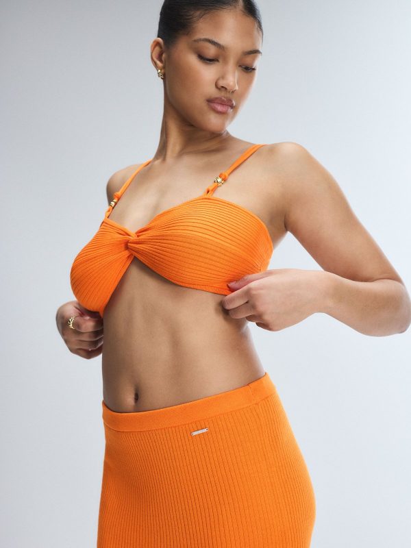 FEATHERWEIGHT-KNIT-TWIST-TOP-NT2500534-13327-1-1200x1600-1.jpg