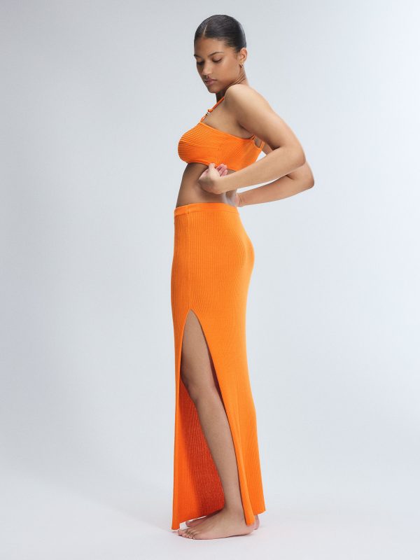 FEATHERWEIGHT-KNIT-TWIST-TOP-NT2500534-13327-3-1200x1600-1.jpg
