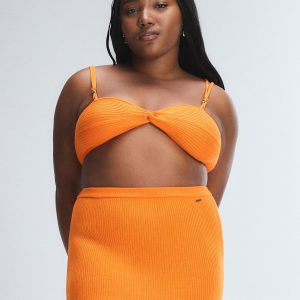 FEATHERWEIGHT KNIT TWIST TOP