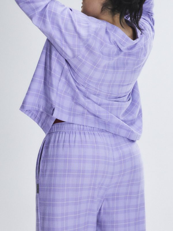 FLANNEL-FEELS-SLEEP-TOP-AND-BOTTOM-SET-SQ2500508-12021-2-1200x1600-1.jpg