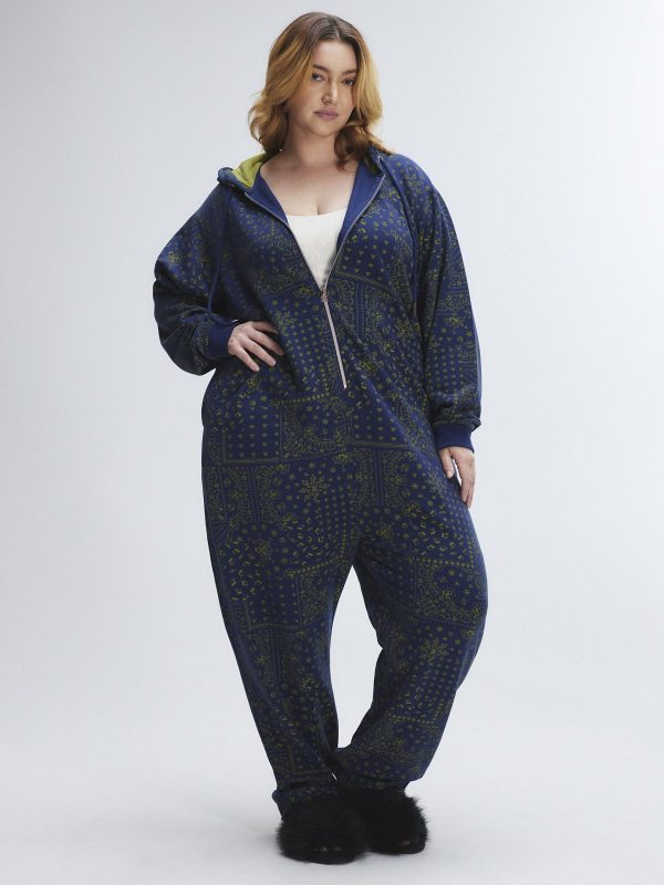 FOREVER-SAVAGE-HOODED-ONESIE-SQ2356425-11814-1-1200x1600-1.jpg