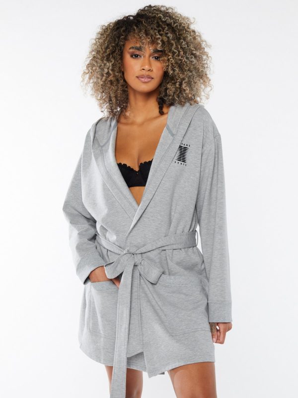 FOREVER-SAVAGE-SHOWGIRL-SHORT-ROBE-SQ2149122-0886-1-1200x1600-1.jpg