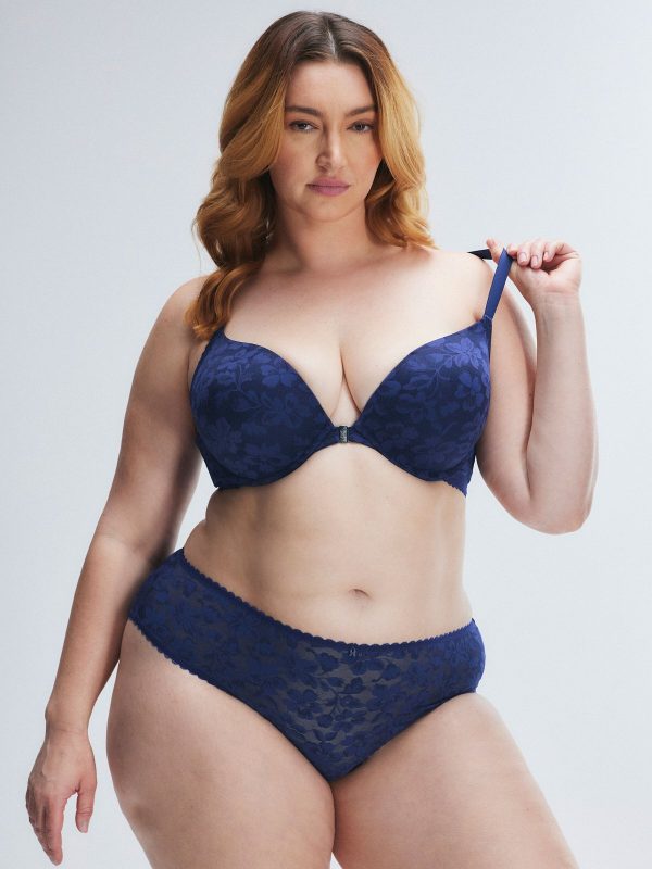 LAVISH-LACE-FRONT-CLOSURE-PUSH-UP-BRA-BA2500511-8802-1-1200x1600-1.jpg
