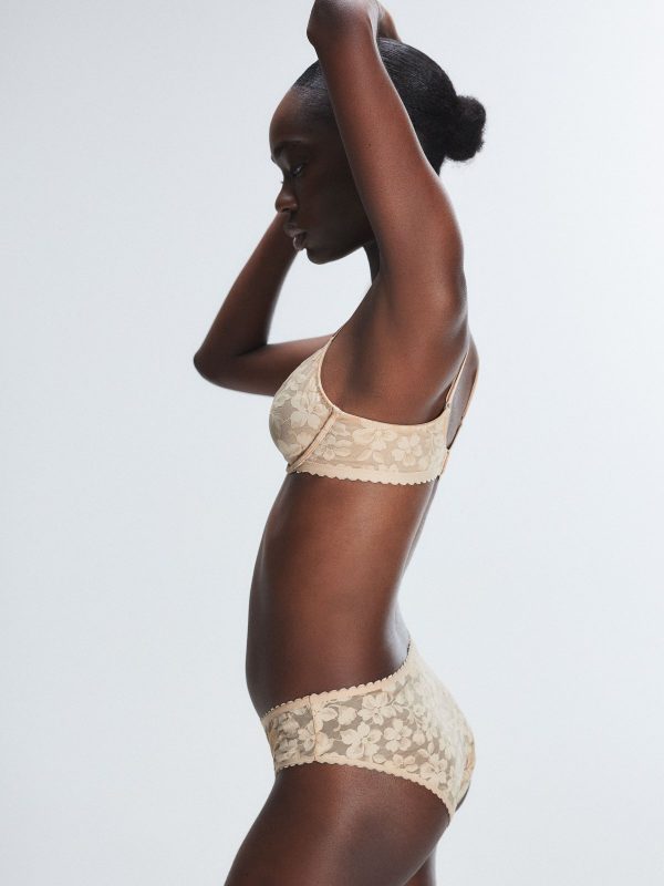 LAVISH-LACE-HIPSTER-PANTY-UD2500506-9815-3-1200x1600-1.jpg