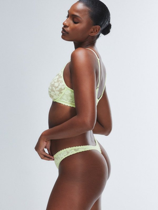 LAVISH-LACE-THONG-PANTY-UD2500508-13182-3-1200x1600-1.jpg
