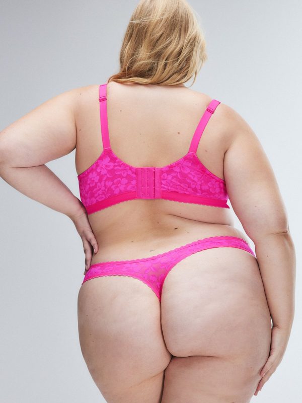 LAVISH-LACE-THONG-PANTY-UD2500509-13181-1-1200x1600-1.jpg