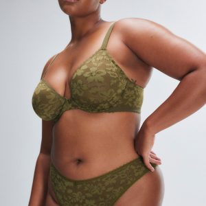 LAVISH LACE UNLINED PLUNGE BRA
