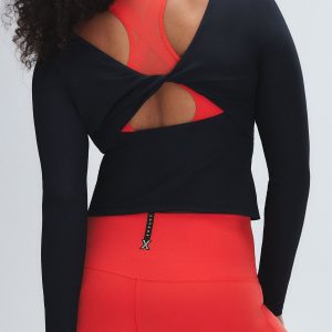 LIGHT LAYER TWIST BACK TOP