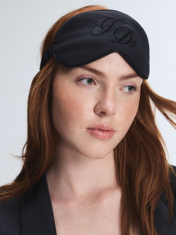 SATIN-EYE-MASK-AC2500552-1533-1-1200x1600-1.jpg