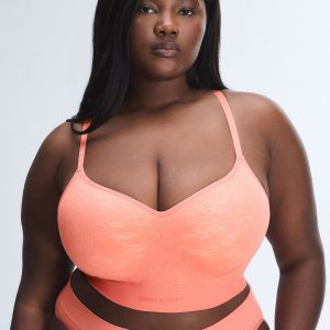 SEAMLESS FLORAL PADDED BRALETTE