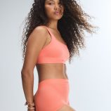 SEAMLESS-SCOOP-NECK-BRALETTE-BB2357477-13328-3-1200x1600-1.jpg