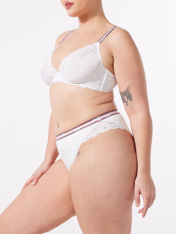 SERVING-COURTSIDE-BRAZILIAN-PANTY-UD2458512-7612-5-1200x1600-1.jpg