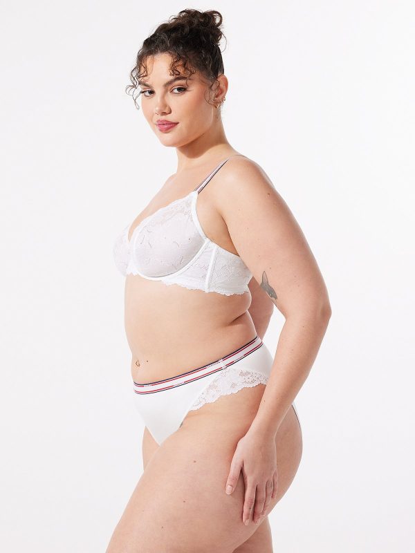 SERVING-COURTSIDE-UNLINED-LACE-PLUNGE-BRA-BA2458507-7612-5-1200x1600-1.jpg