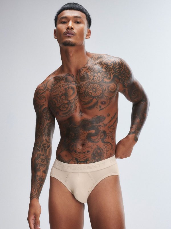 SHADOW-FIT-BRIEFS-UD2355059-12409-1-1200x1600-1.jpg
