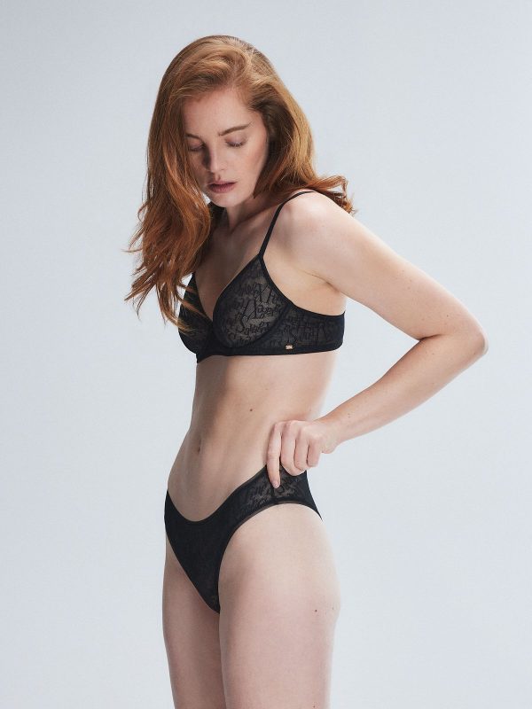 SIGNATURE-SCRIPT-CHEEKY-PANTY-UD2458498-0687-3-1200x1600-1.jpg