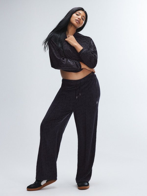 SIGNATURE-SCRIPT-VELOUR-PINTUCK-PANT-NF2500502-1533-1-1200x1600-1.jpg