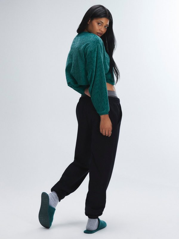 SIGNATURE-SCRIPT-VELOUR-SWEATSHIRT-NE2500501-6909-2-1200x1600-1.jpg