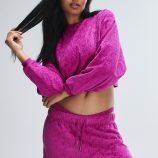 SIGNATURE-SCRIPT-VELOUR-SWEATSHIRT-NE2500501-7197-4-1200x1600-1.jpg