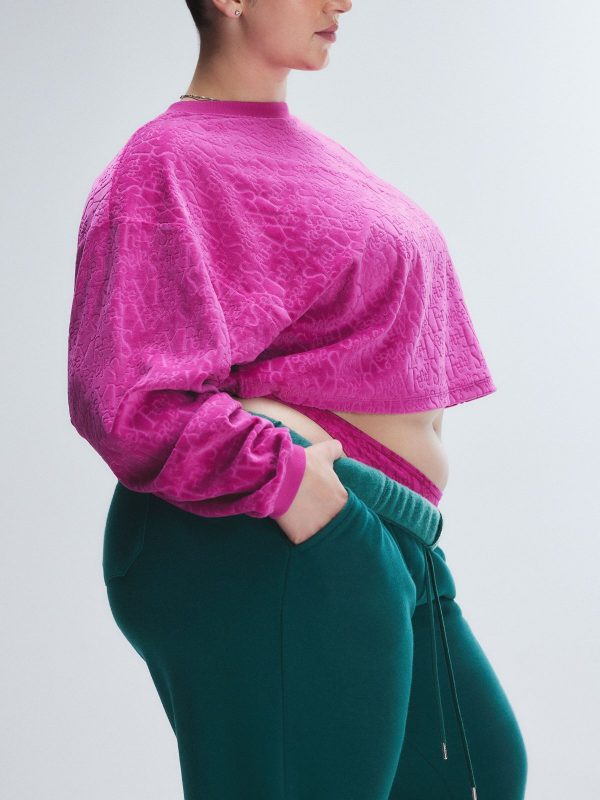 SIGNATURE-SCRIPT-VELOUR-SWEATSHIRT-NE2500502-7197-3-1200x1600-1.jpg