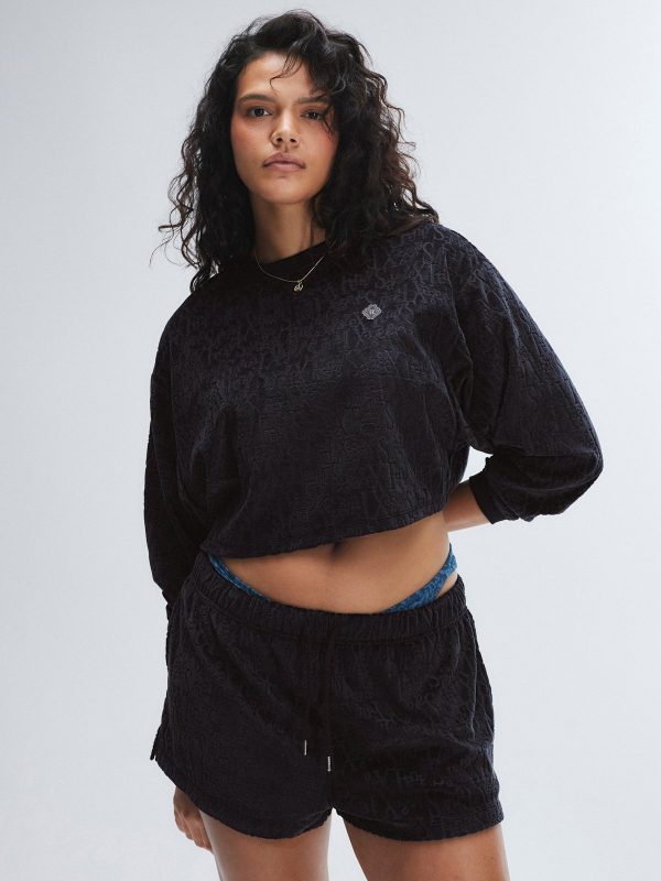 SIGNATURE-SCRIPT-VELOUR-TAP-SHORT-NB2500501-1533-1-1200x1600-1.jpg