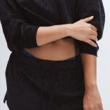SIGNATURE-SCRIPT-VELOUR-TAP-SHORT-NB2500501-1533-4-1200x1600-1.jpg
