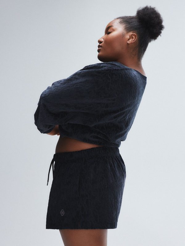 SIGNATURE-SCRIPT-VELOUR-TAP-SHORT-NB2500502-1533-3-1200x1600-1.jpg