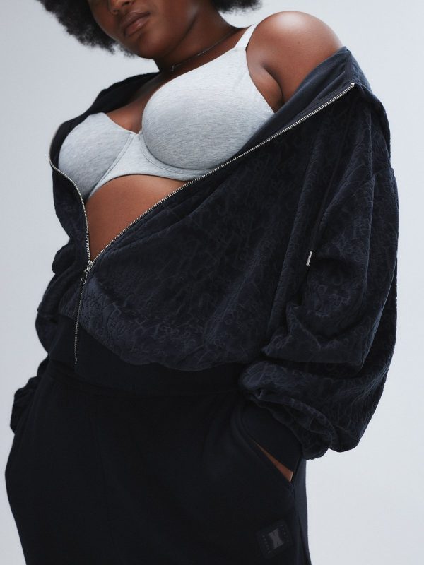 SIGNATURE-SCRIPT-VELOUR-ZIP-UP-HOODIE-NE2500503-1533-1-1200x1600-1.jpg