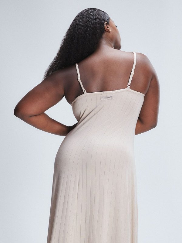 SLEEK-STITCH-SLEEP-MAXI-SLIP-SQ2459101-11466-3-1200x1600-1.jpg