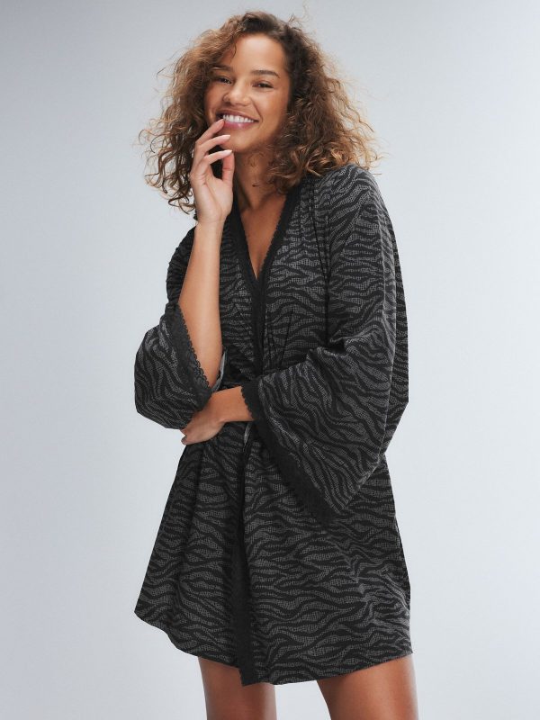 SNUG-HUG-SHORT-ROBE-SQ2459017-12494-1-1200x1600-1.jpg