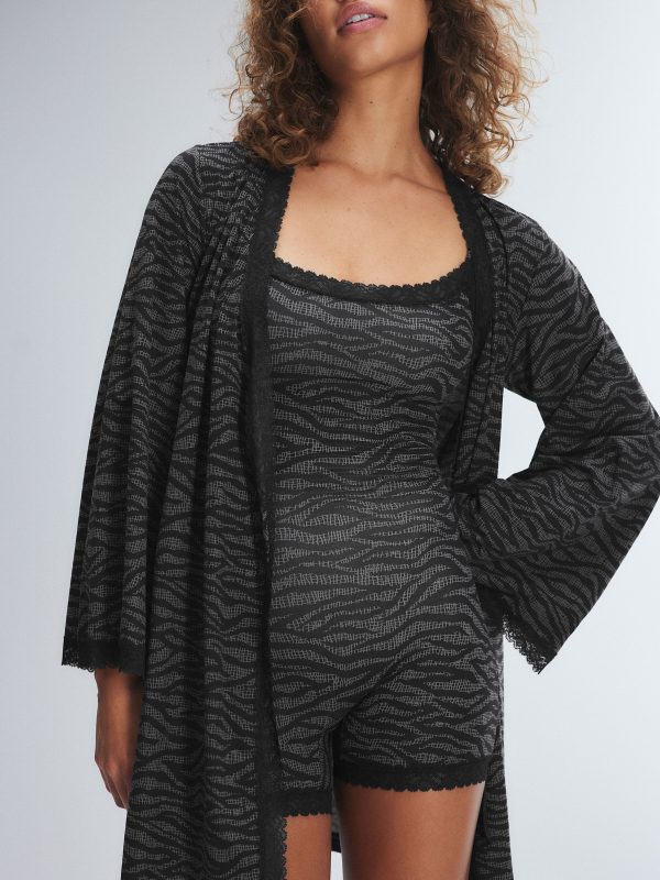 SNUG-HUG-SLEEP-ROMPER-SQ2459011-12494-4-1200x1600-1.jpg