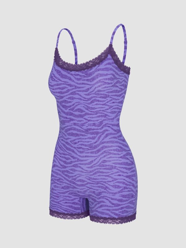 SNUG-HUG-SLEEP-ROMPER-SQ2459011-13259-LAYDOWN-1200x1600-1.jpg