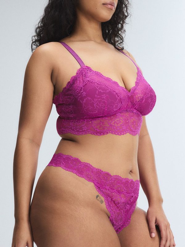 SOFT-N-SAVAGE-LACE-THONG-PANTY-UD2500642-13350-3-1200x1600-1.jpg