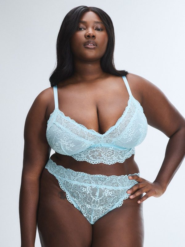 SOFT-N-SAVAGE-LACE-THONG-PANTY-UD2500642-13485-4-1200x1600-1.jpg