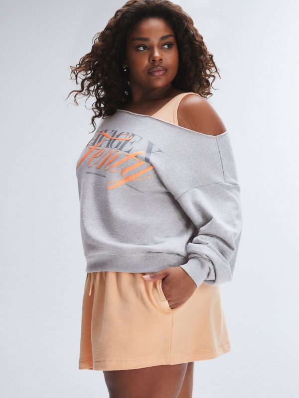 WEEKENDER-TERRY-CUT-OFF-SWEATSHIRT-NE2500555-12521-3-1200x1600-1.jpg