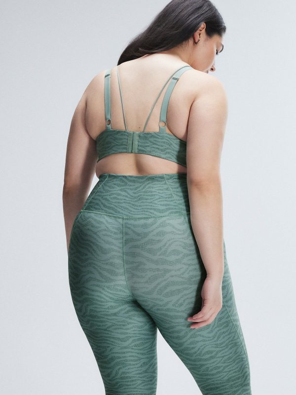 WILDCAT-LOW-IMPACT-SPORTS-BRA-SV2355576-12399-2-1200x1600-1.jpg