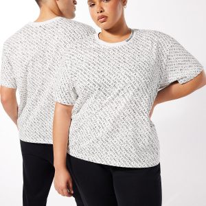 ESSENTIAL HEAVY JERSEY STACKED MONOGRAM TEE